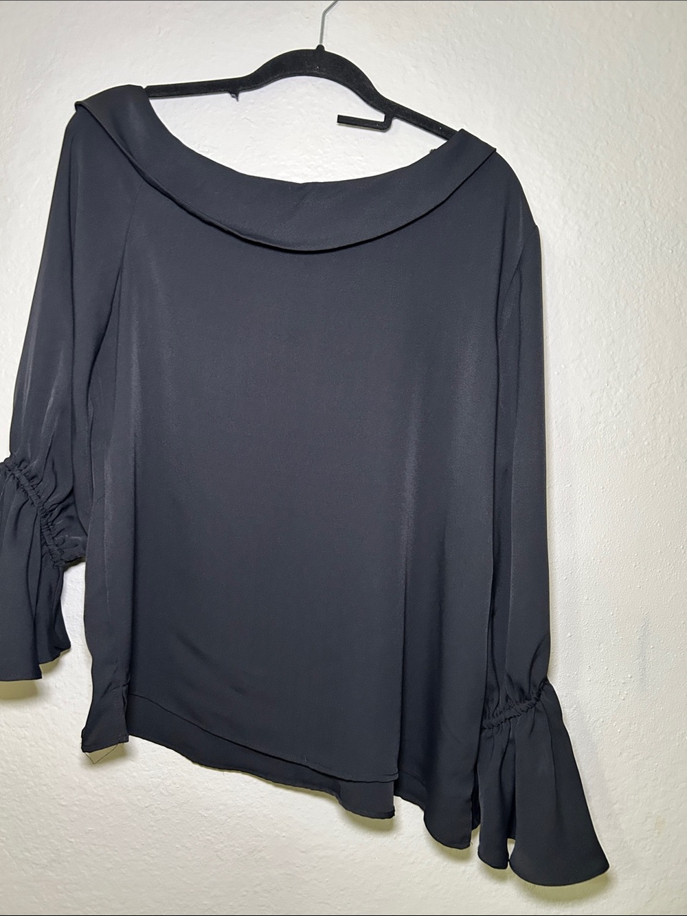 Vince Camuto Black Long-Sleeve Blouse with Draped Collar - Picture 5 of 7